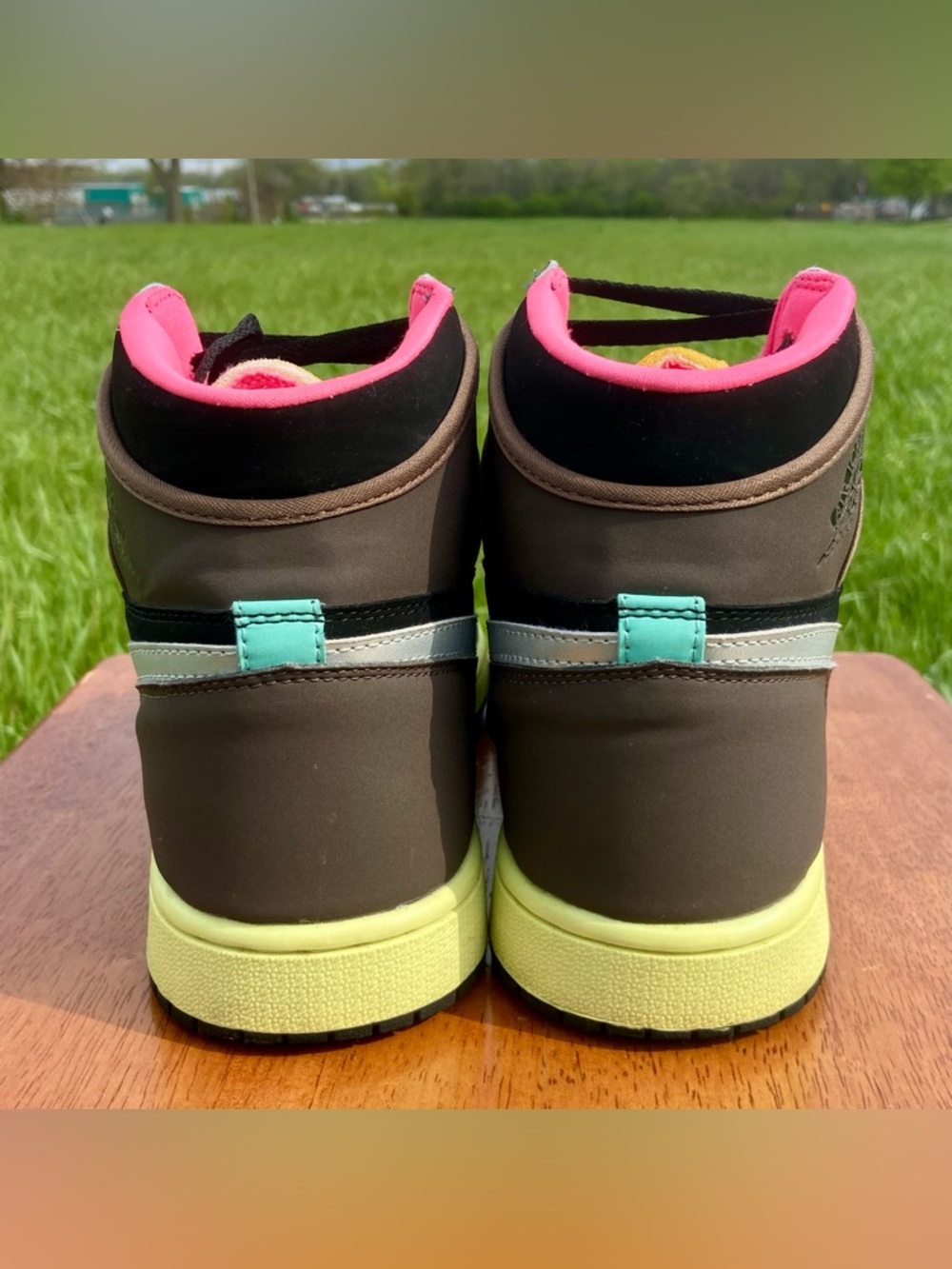 Jordan Retro 1 ‘Tokyo Bio Hack’ (12M) - Picture 3 of 7